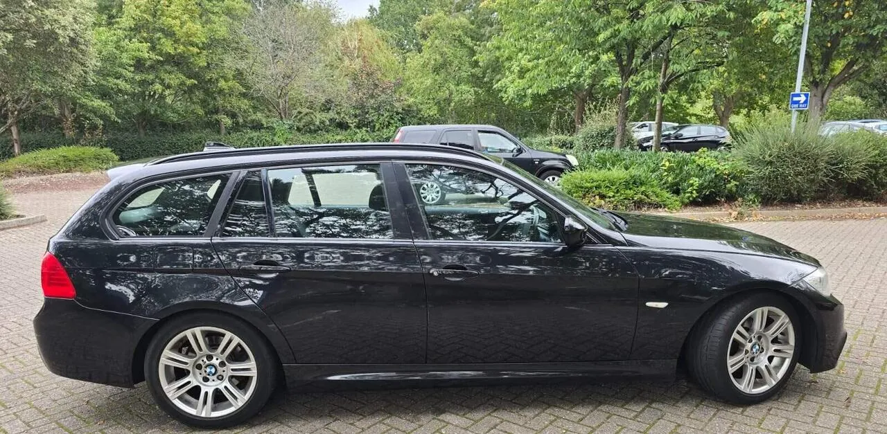 BMW 3 Series 2011 photo 5