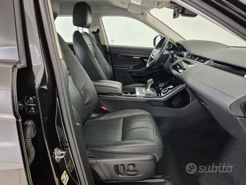 Land Rover Range Rover Evoque 2022 photo 3