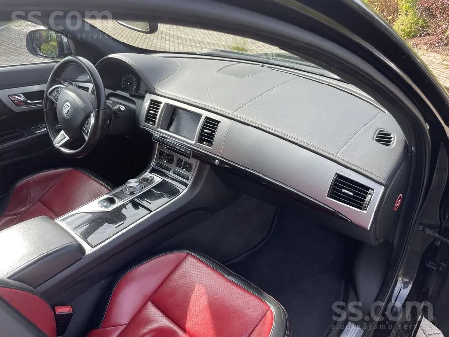 Jaguar Xf 2013 photo 5