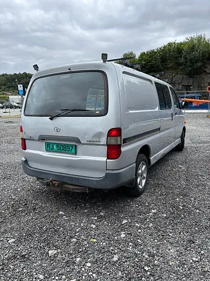 Toyota Hiace 2005 photo 4