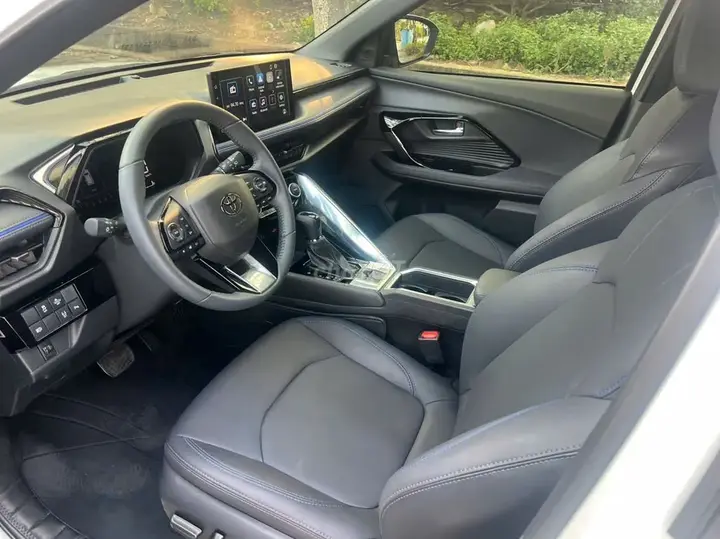 Toyota Yaris Cross 2025 photo 4