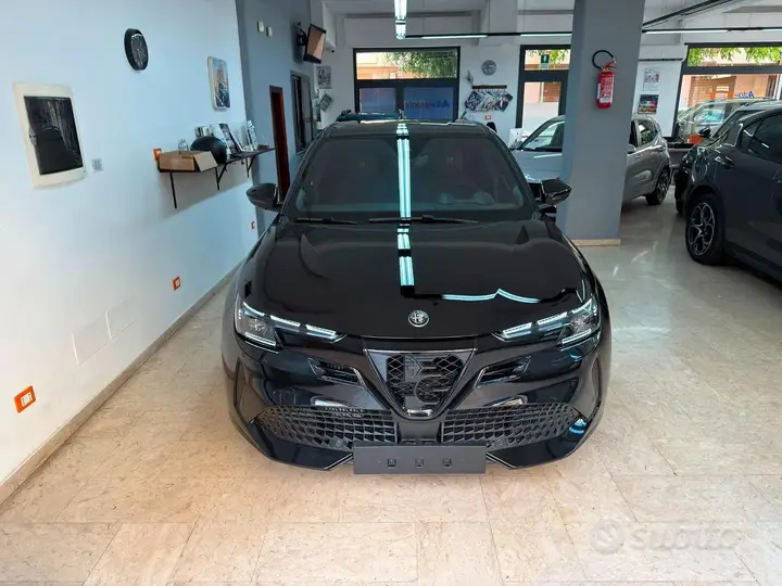 Alfa Romeo Junior 2025 photo 2
