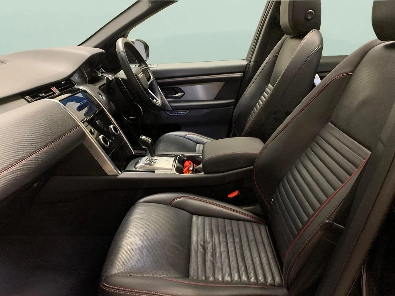 Land Rover Discovery Sport 2022 photo 4