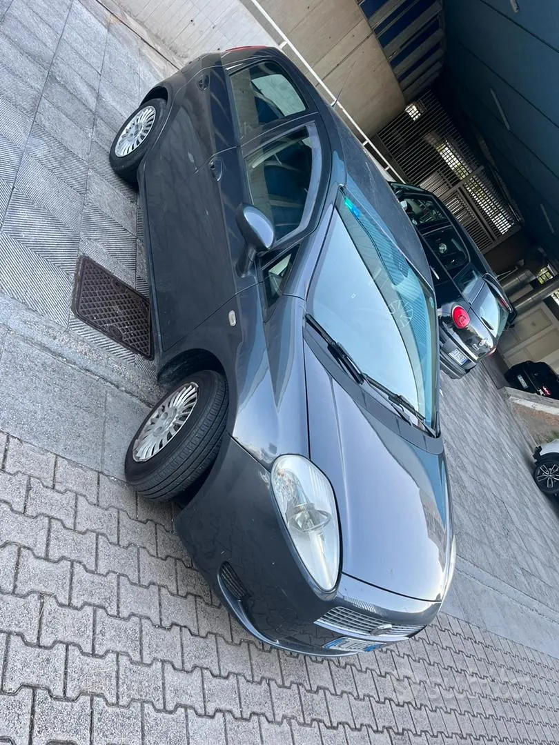 Fiat Grande Punto 2008 photo 4