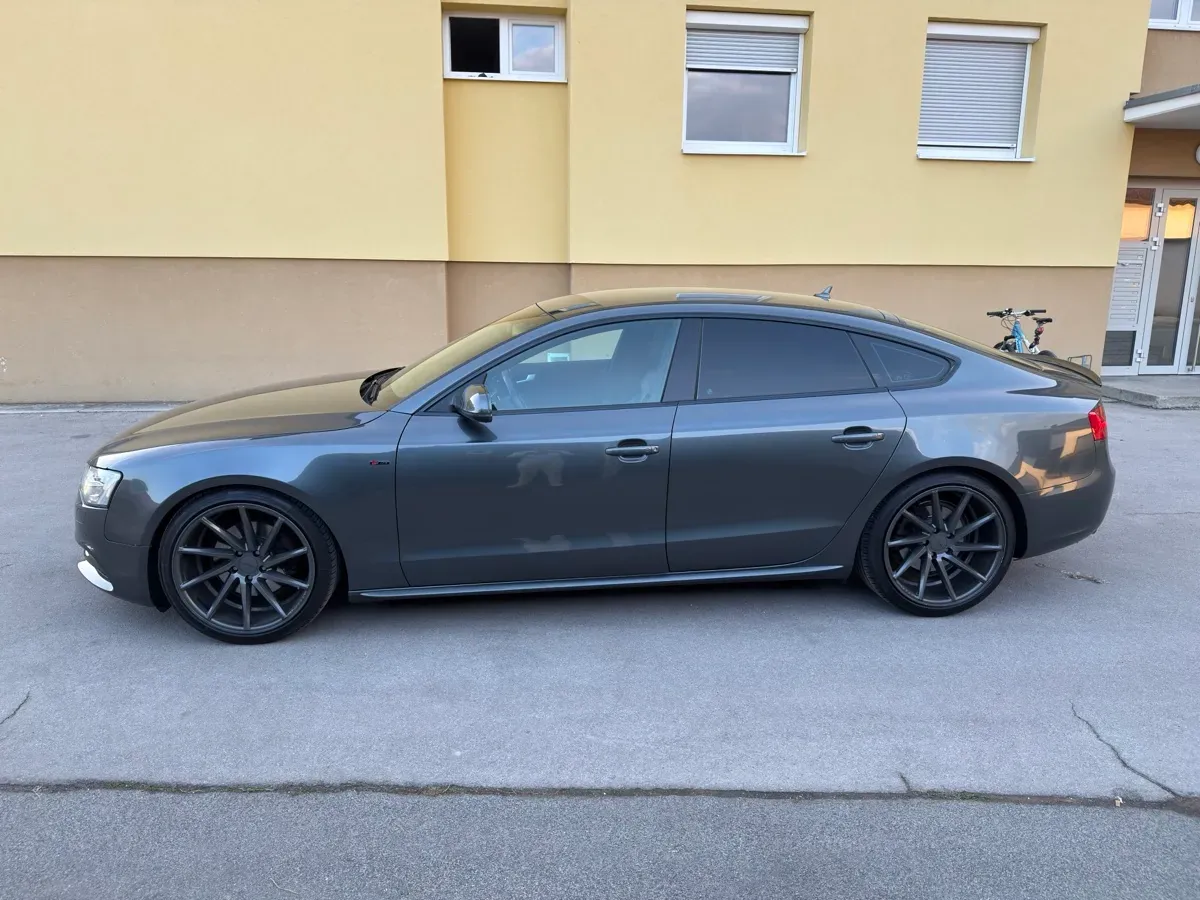 Audi A5 2012 photo 2