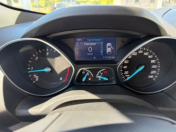 Ford Kuga 2015 photo 2