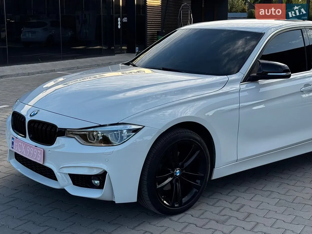BMW 3 Series 2017 photo 3