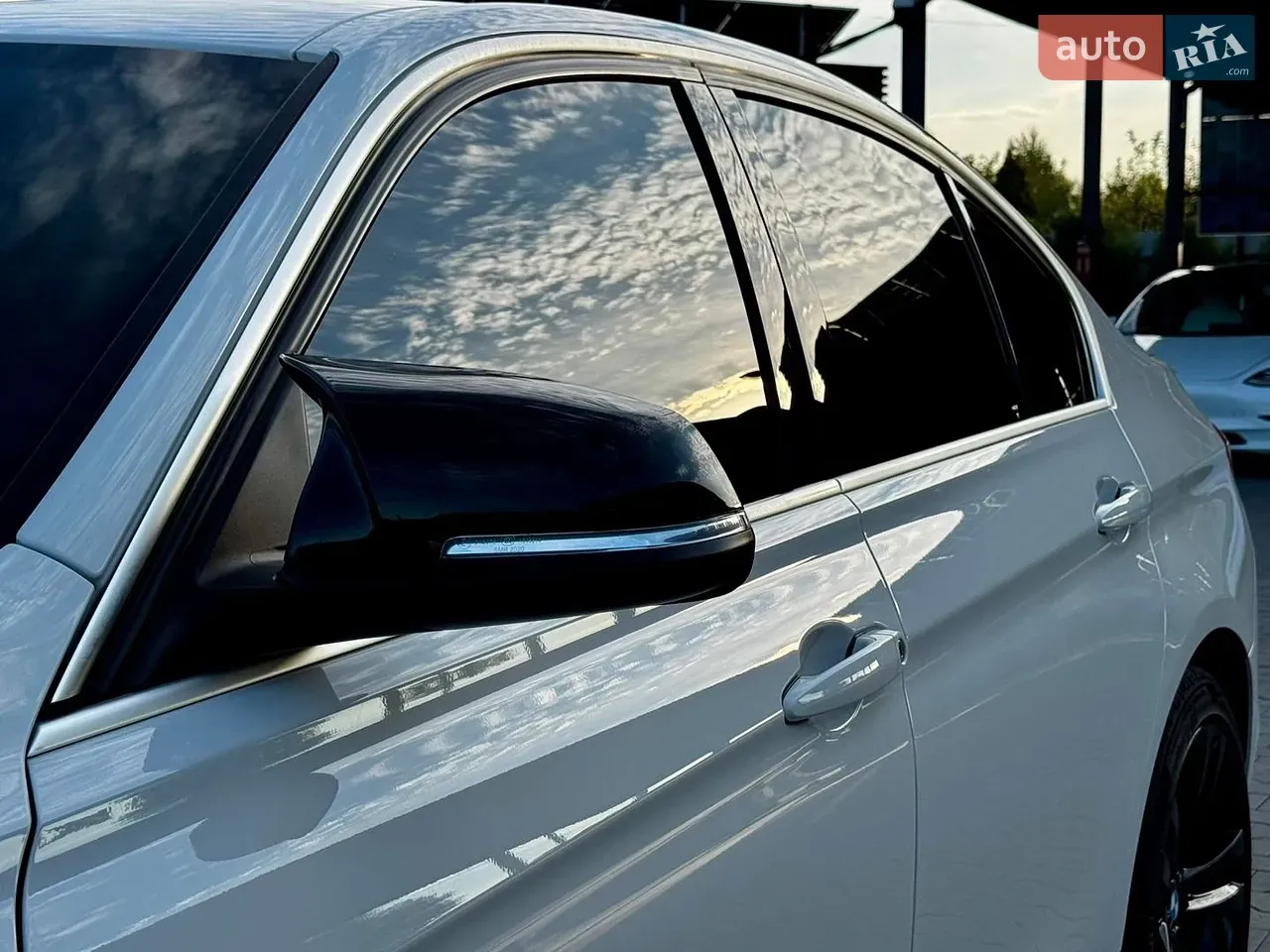 BMW 3 Series 2017 photo 5