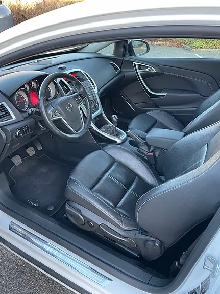 Opel Astra 2013 photo 5
