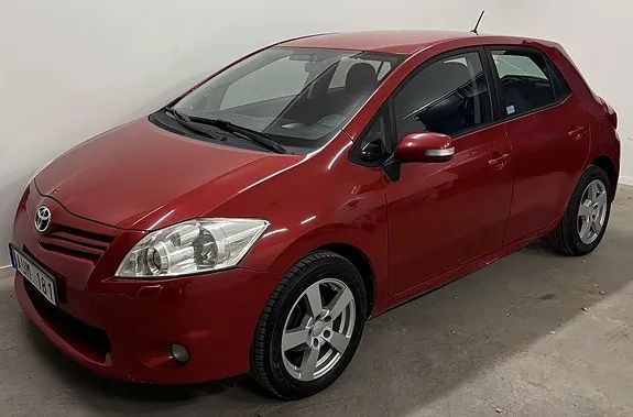 Toyota Auris 2010 photo 4