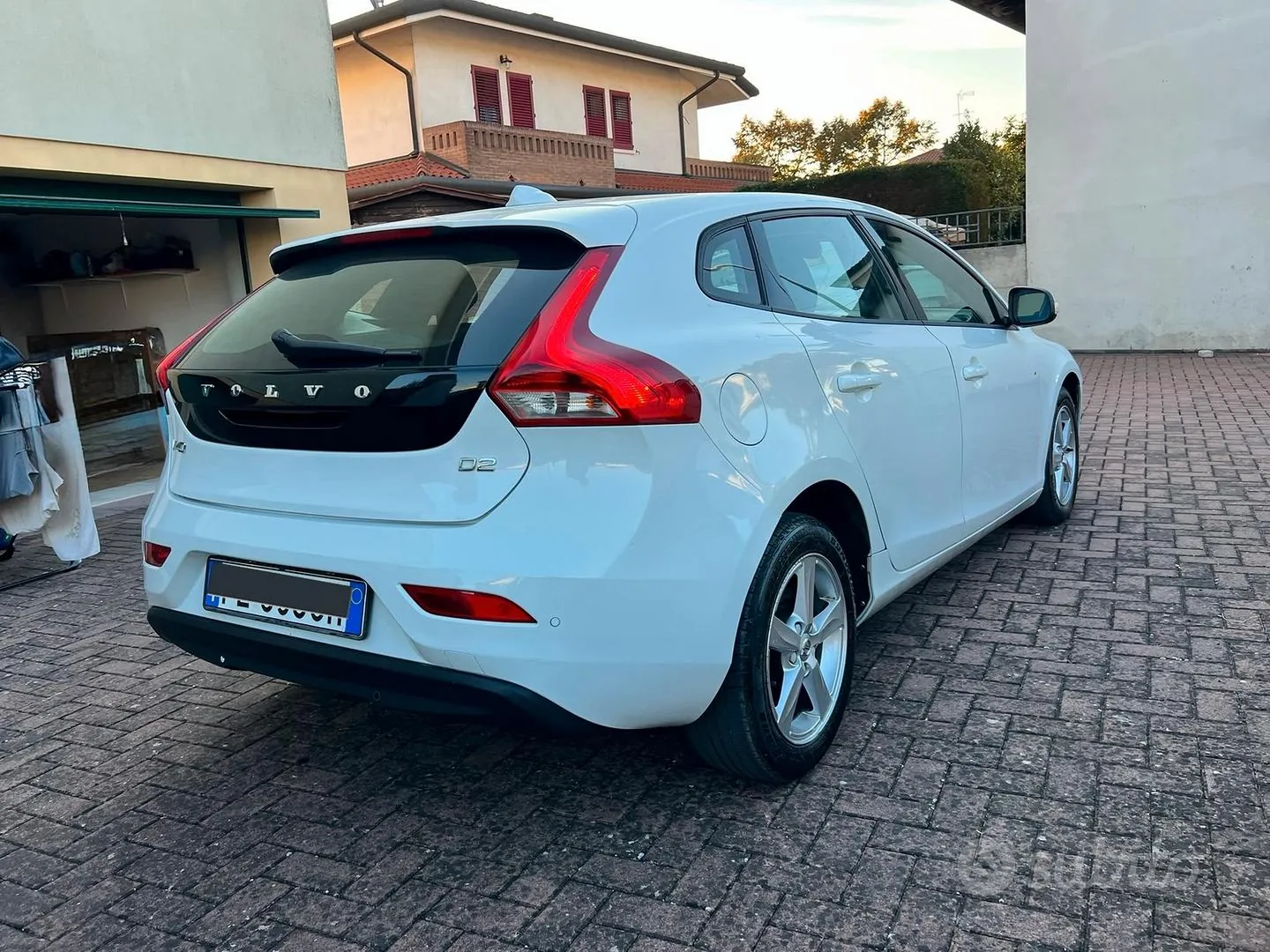 Volvo V40 2016 photo 2