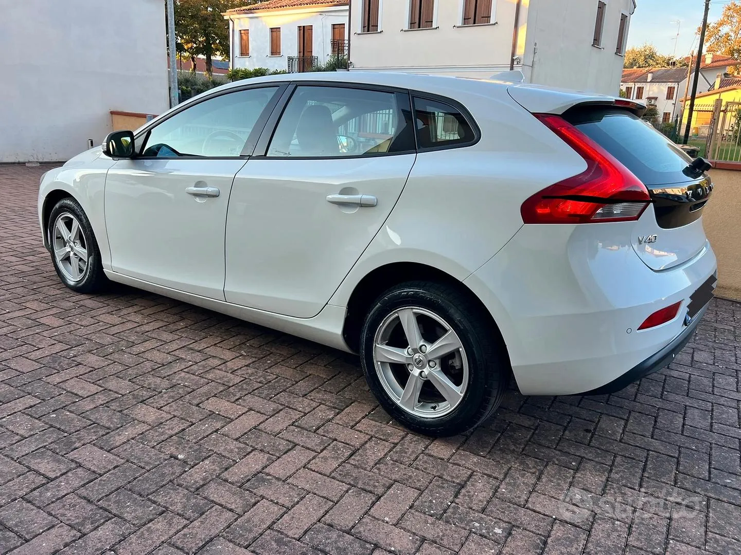 Volvo V40 2016 photo 4