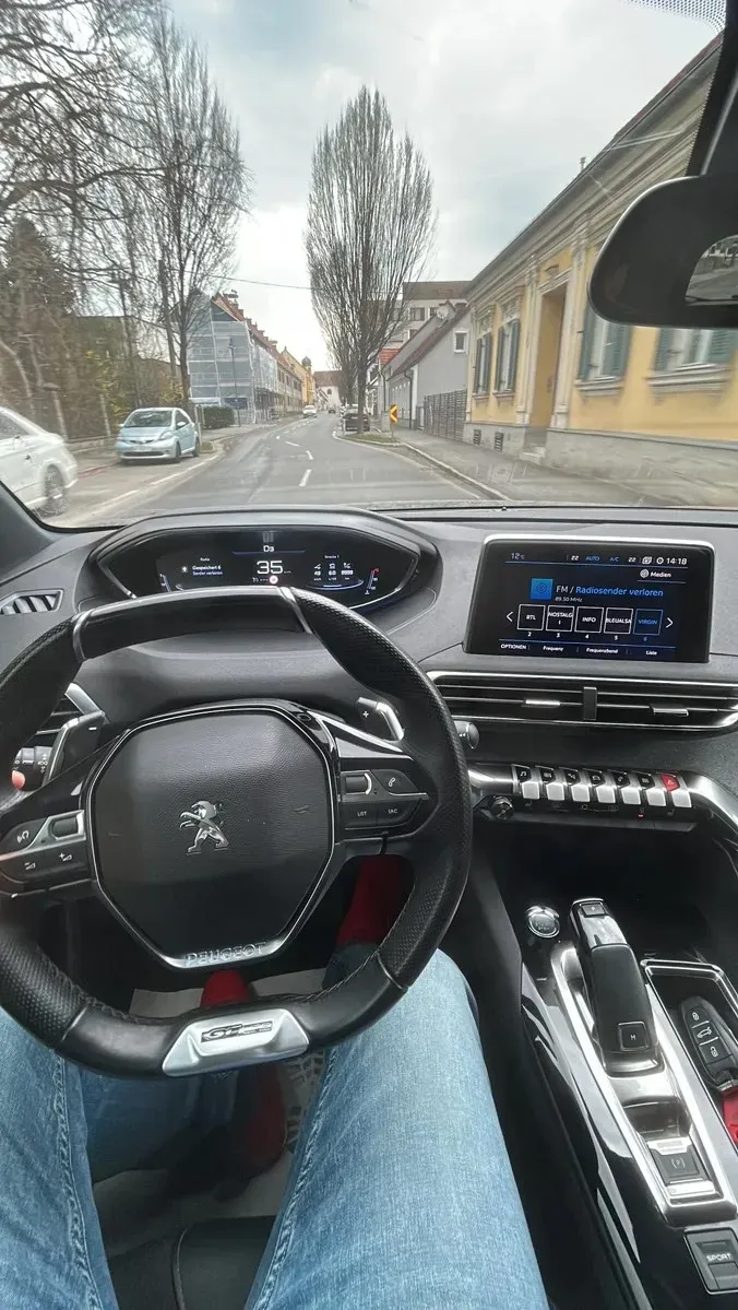 Peugeot 5008 2020 photo 2