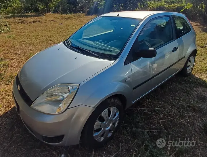 Ford Fiesta 2003 photo 3