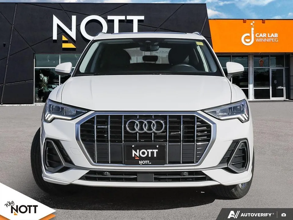 Audi Q3 2022 photo 2
