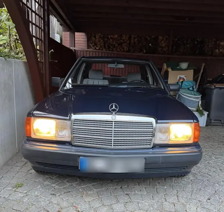 Mercedes-Benz 190E