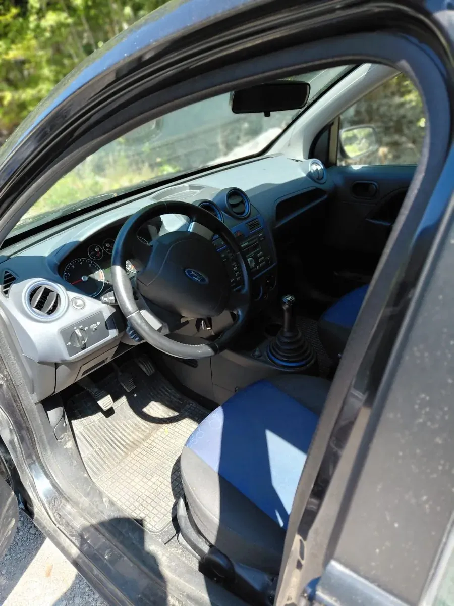 Ford Fiesta 2008 photo 2