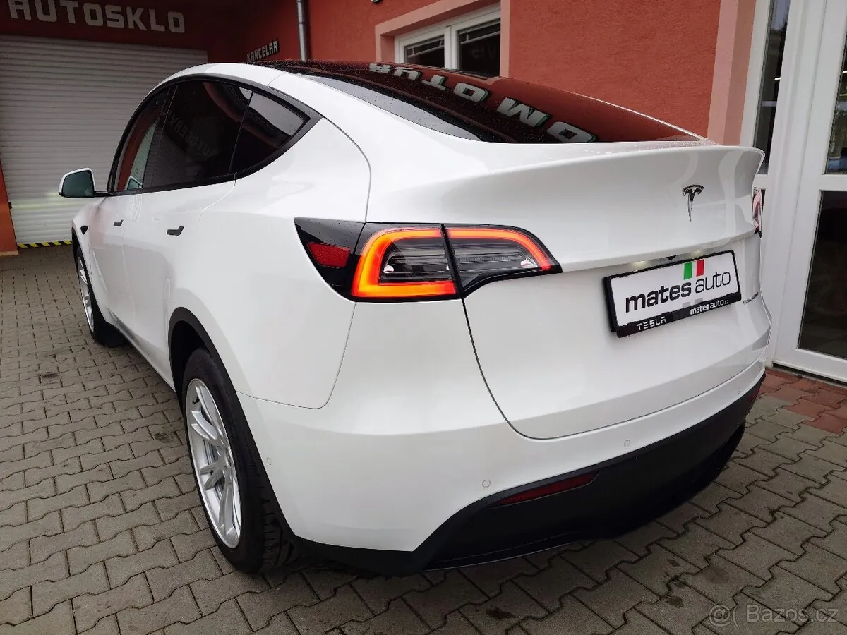 Tesla Model Y Long Range 2022 photo 3