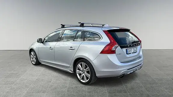Volvo V60 2012 photo 2