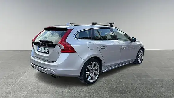 Volvo V60 2012 photo 3