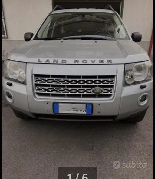 Land Rover Freelander 2010 photo 2