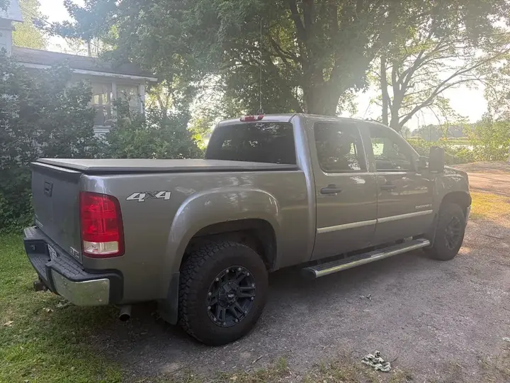GMC Sierra 1500 2009 photo 2