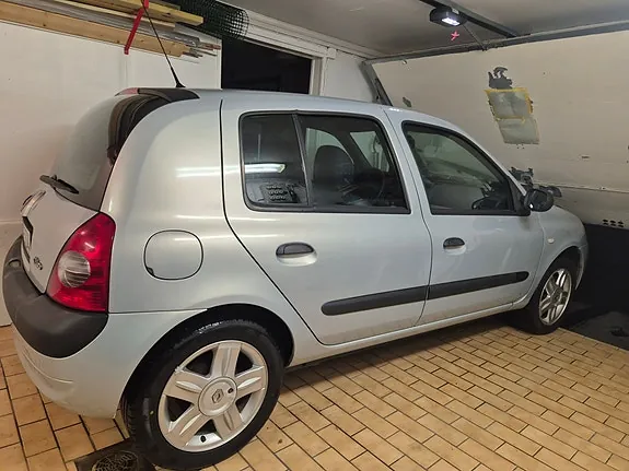 Renault Clio 2003 photo 4