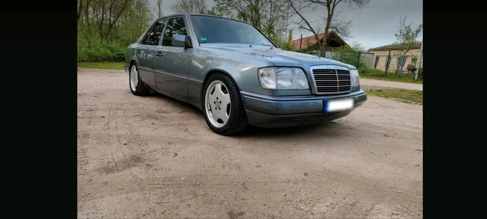 Mercedes-Benz 300E
