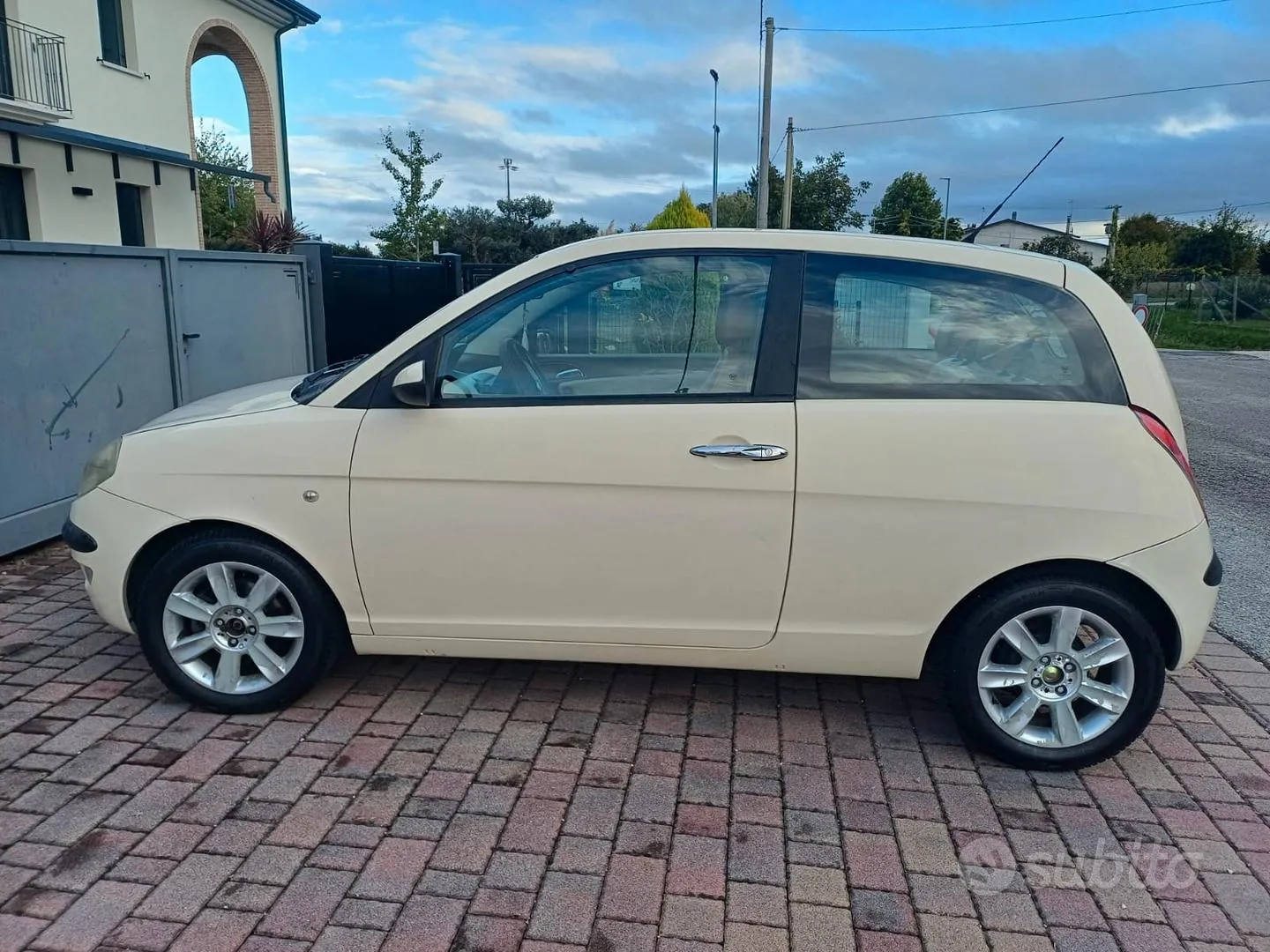 Lancia Ypsilon 2004 photo 2