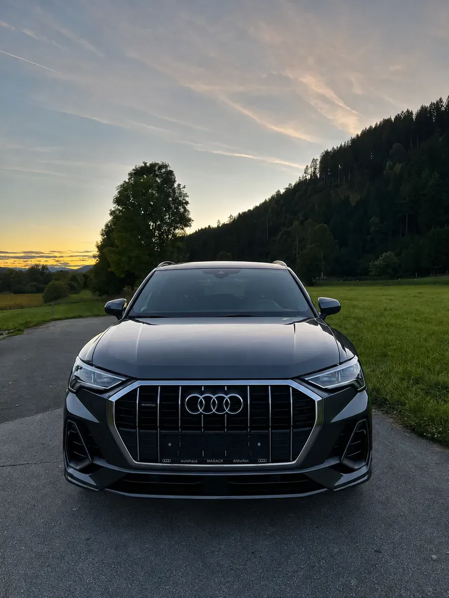 Audi Q3 2022 photo 2