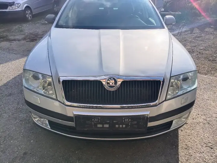 Skoda Octavia 2006 photo 2