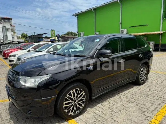 Mitsubishi Outlander 2013 photo 2