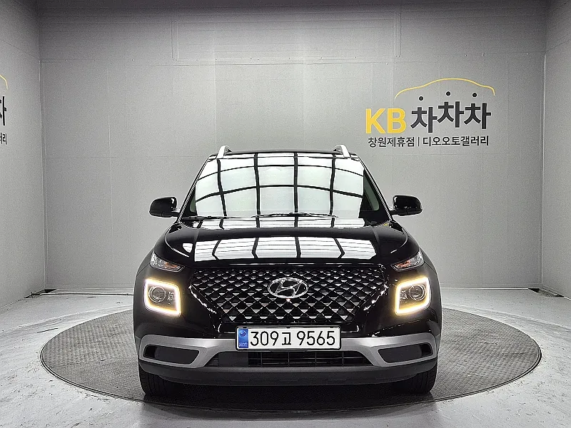 Hyundai Venue 2023 photo 3