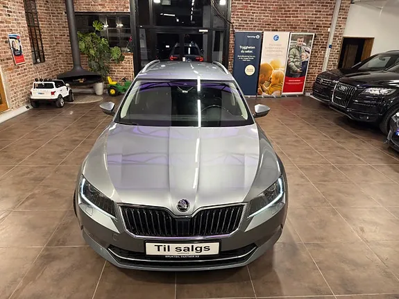 Skoda Superb 2018 photo 3