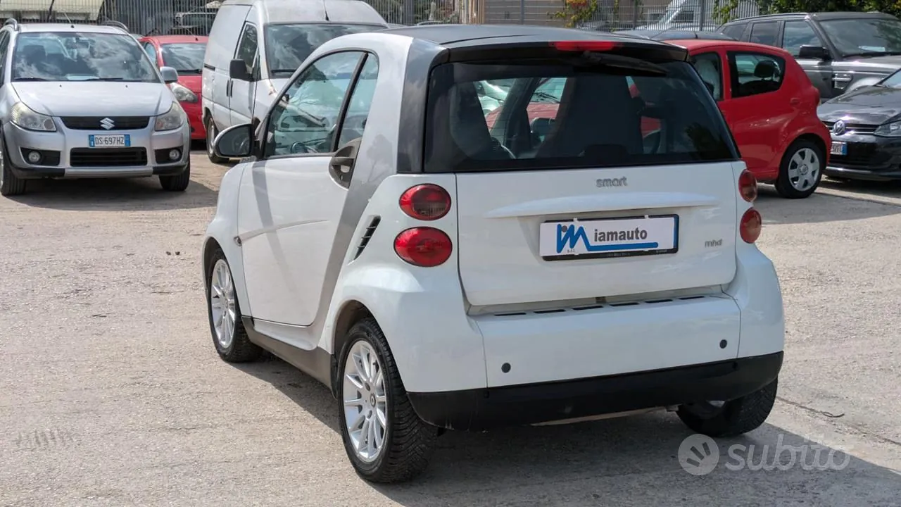 Smart Fortwo 2011 photo 4