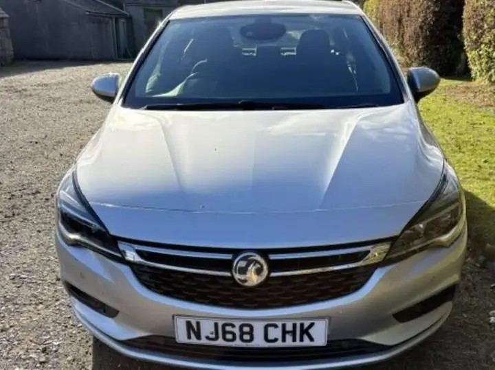 Vauxhall Astra 2018 photo 2