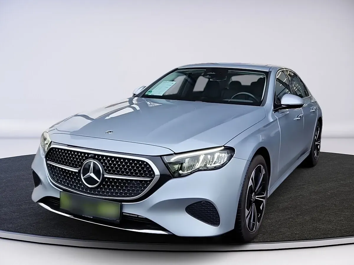 Mercedes-Benz E-Class 2024 photo 3