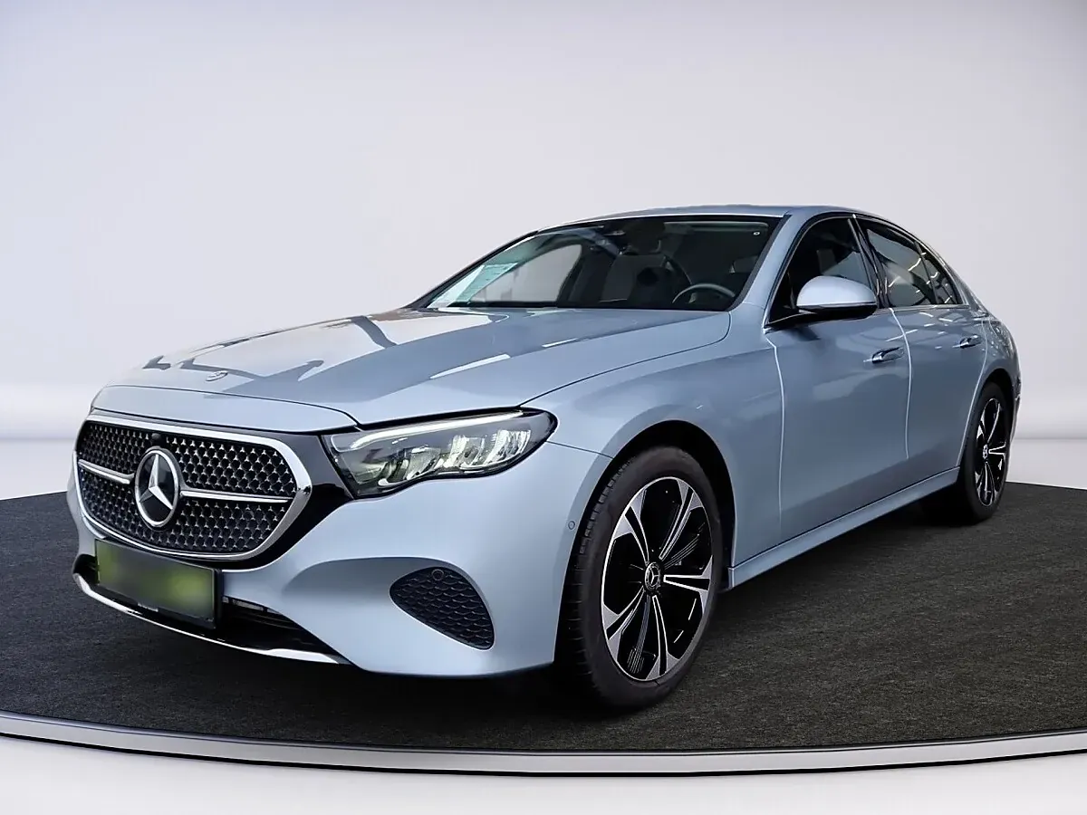 Mercedes-Benz E-Class 2024 photo 2