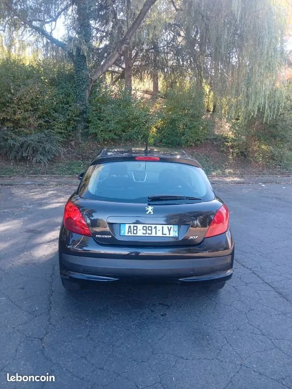 Peugeot 207 2009 photo 2