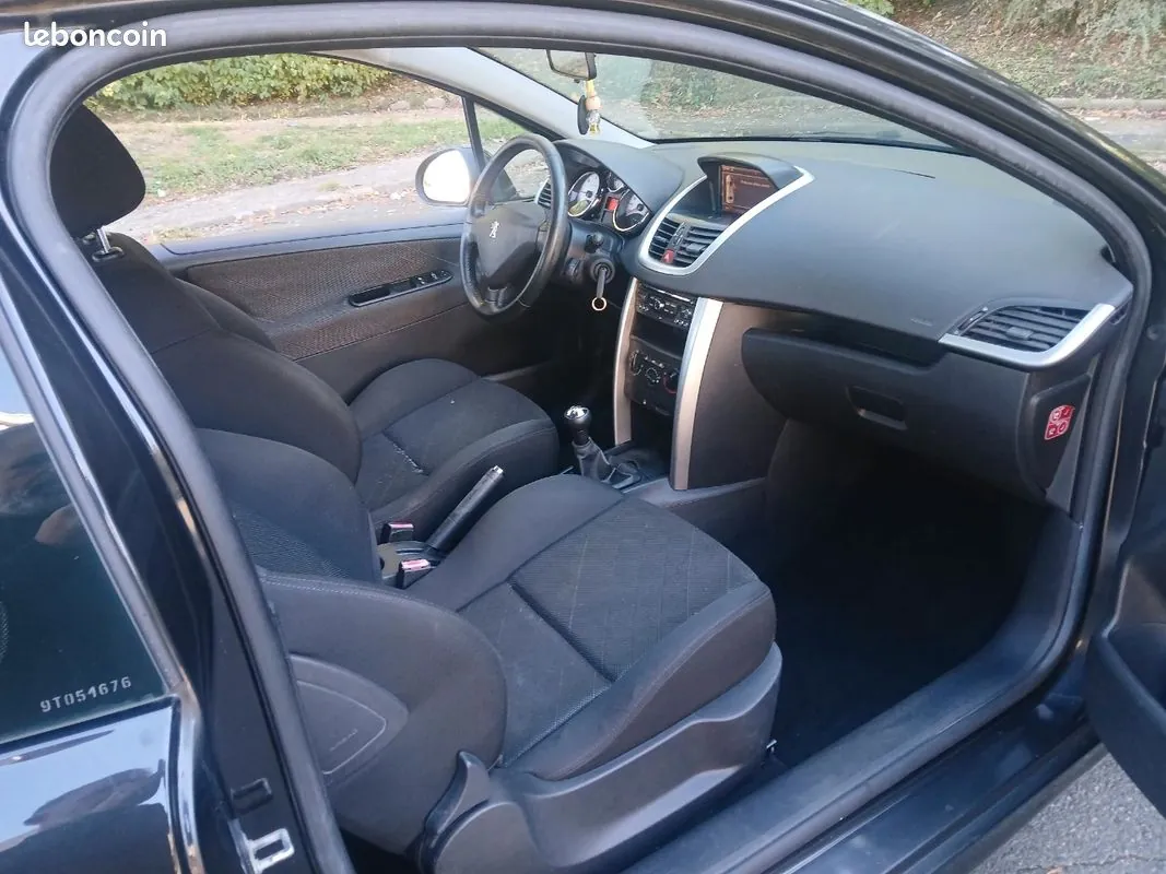Peugeot 207 2009 photo 4
