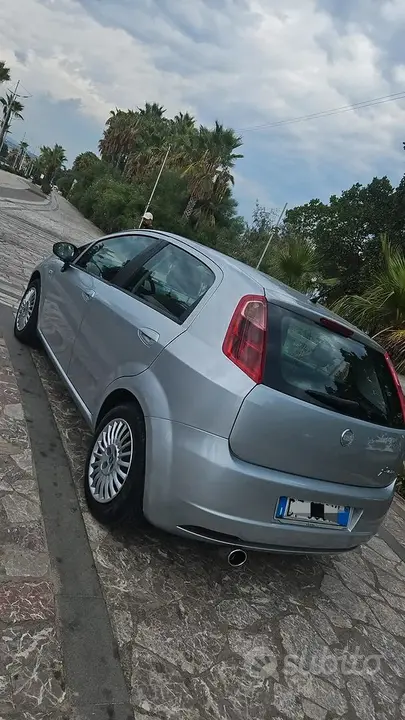 Fiat Grande Punto 2007 photo 4