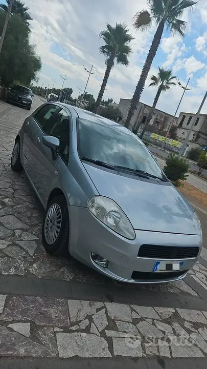 Fiat Grande Punto 2007 photo 2