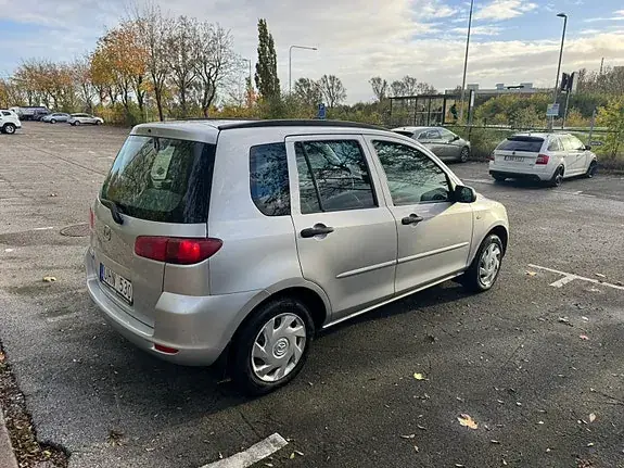 Mazda 2 2004 photo 3