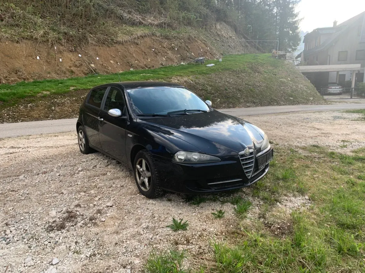 Alfa Romeo 147 2009 photo 3