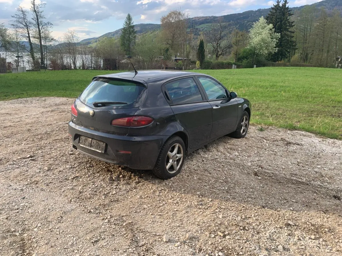 Alfa Romeo 147 2009 photo 2