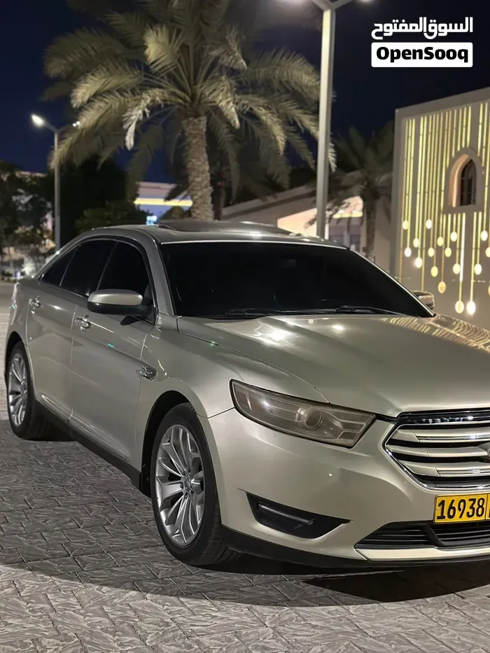 Ford Taurus 2013 photo 2