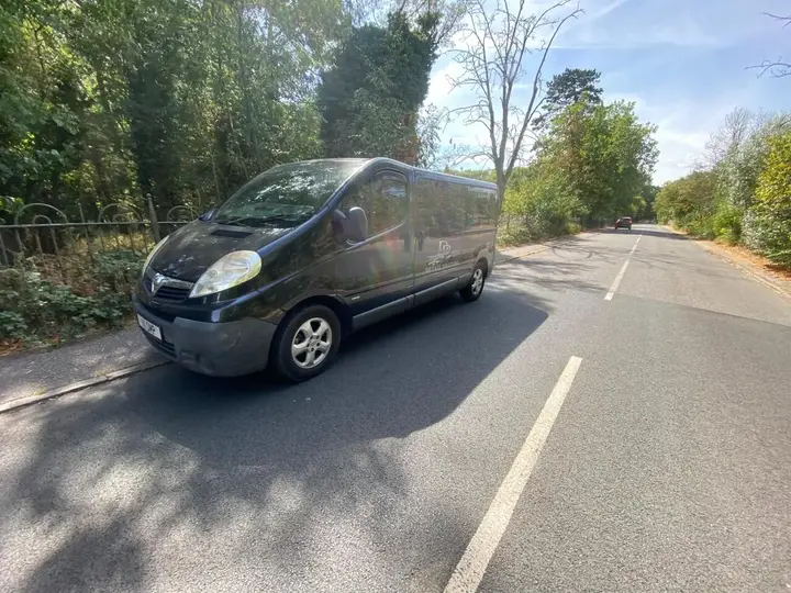 Vauxhall Vivaro 2008 photo 2