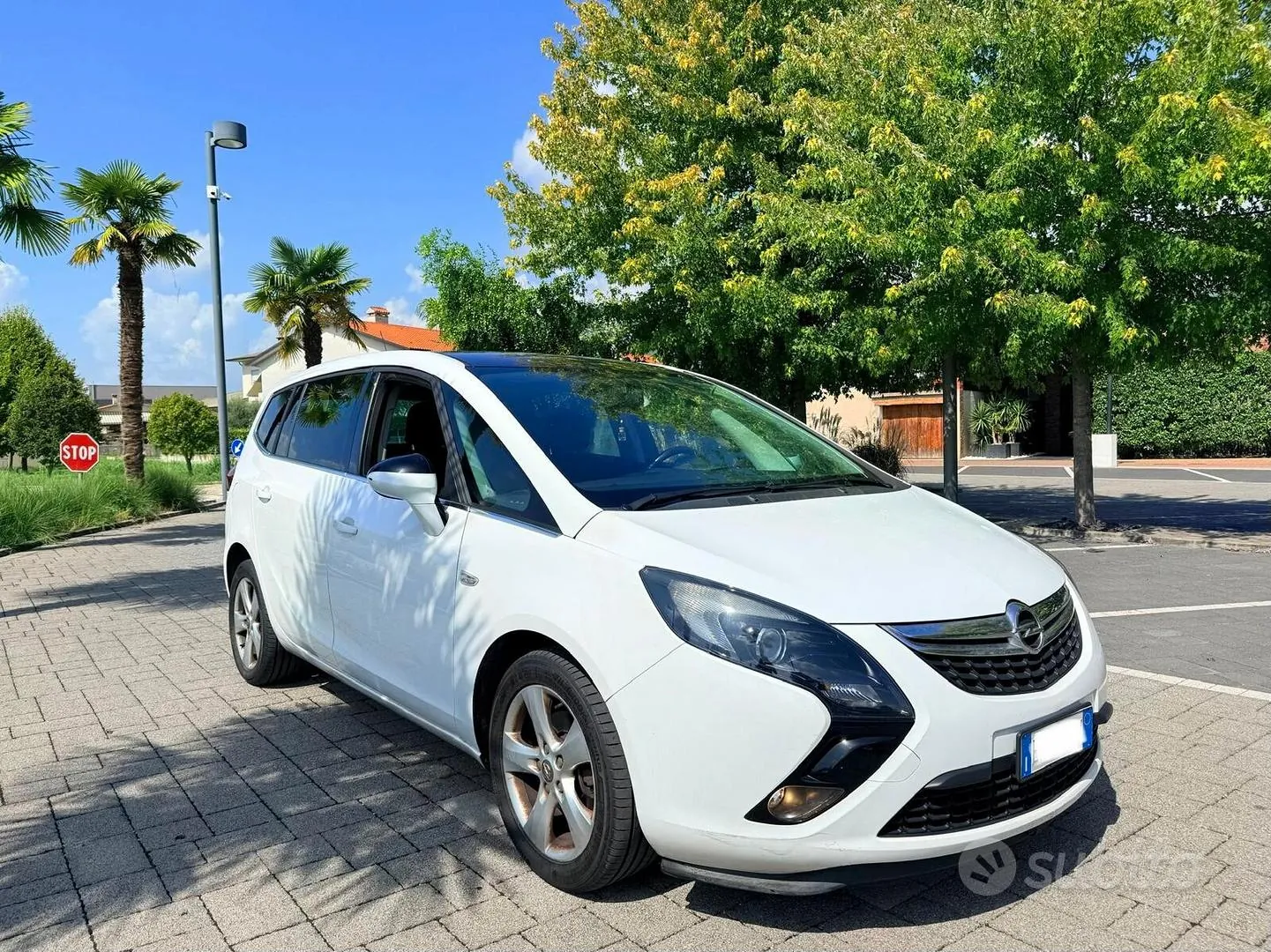 Opel Zafira Tourer 2014 photo 2