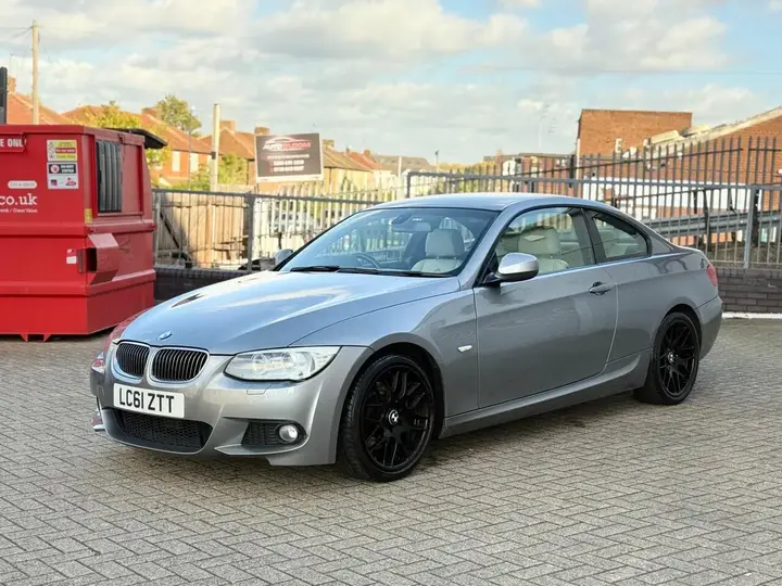 BMW 3 Series 2012 photo 4
