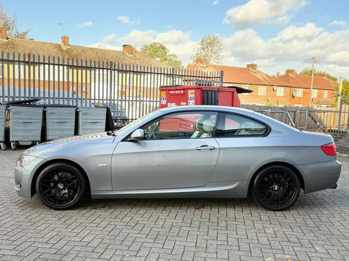 BMW 3 Series 2012 photo 5